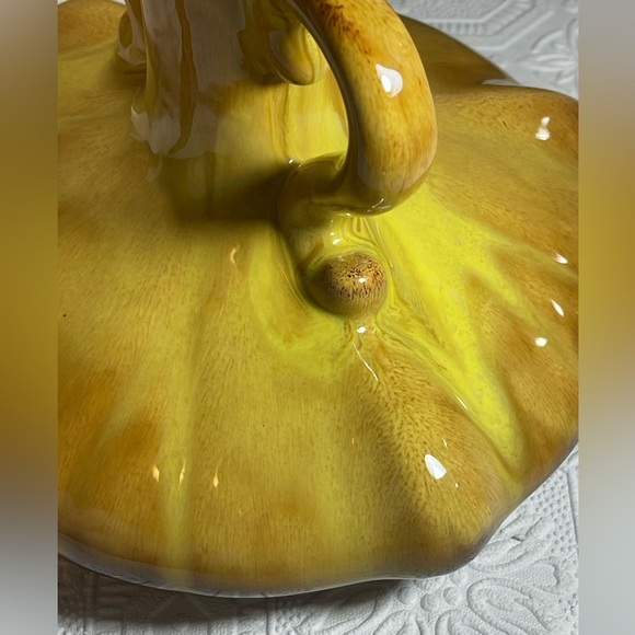 Vintage MCM Blue Mountain Pottery 2 Handle Vase Glossy Yellow & Brown Glaze - Picture 8 of 16